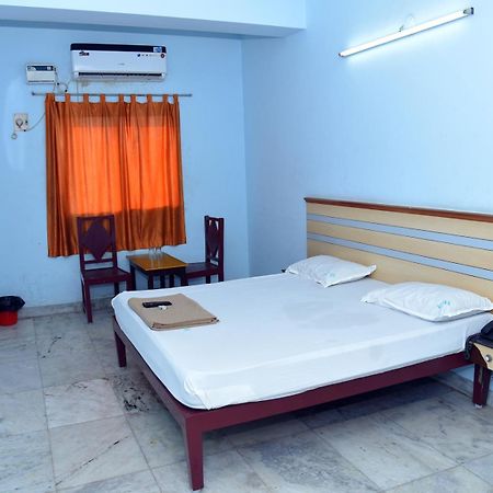 Hotel Aditya Pondicherry Exteriör bild