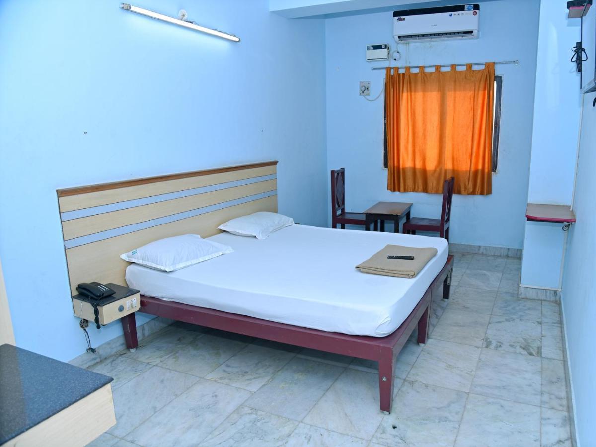 Hotel Aditya Pondicherry Exteriör bild