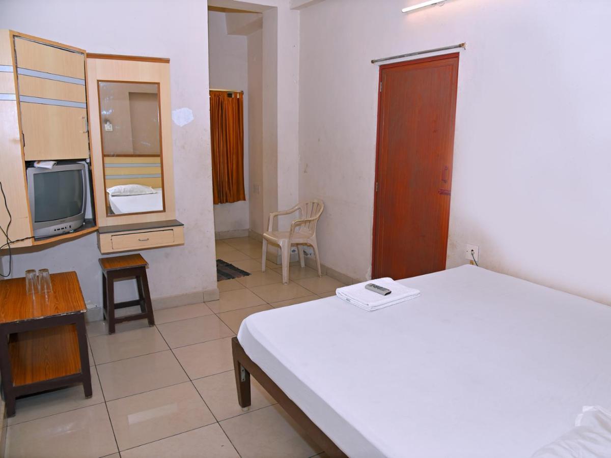 Hotel Aditya Pondicherry Exteriör bild